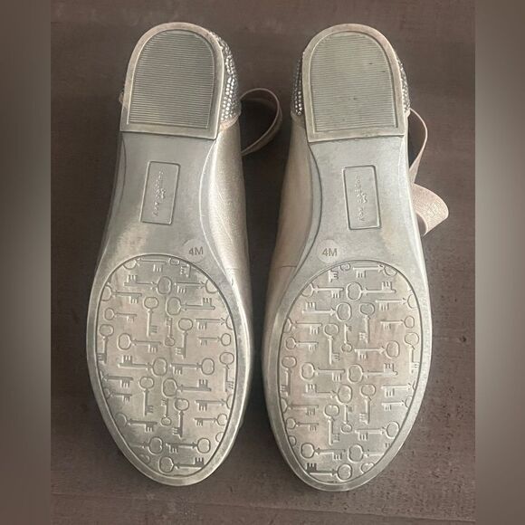 Copper Key Girls Gold Ballet Flats. 4 - Picture 4 of 4